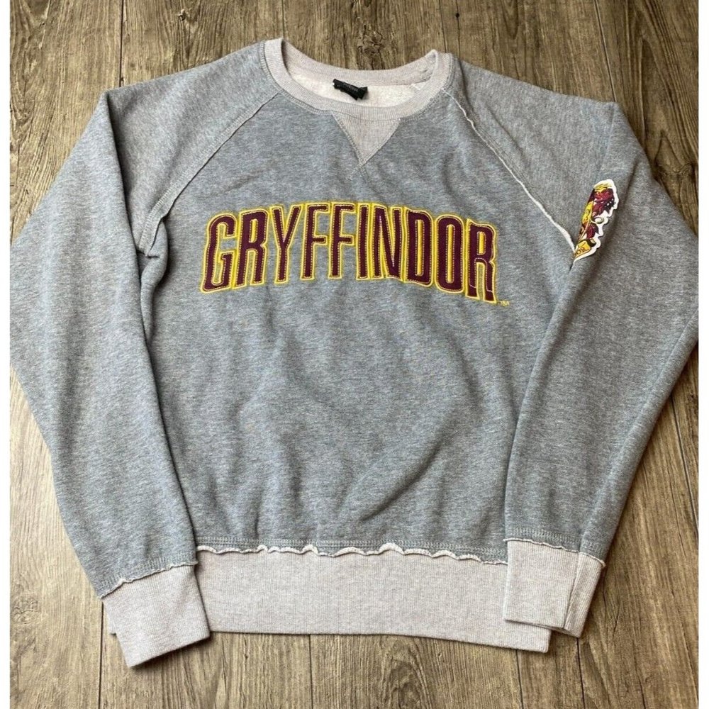 Universal Studios Wizarding World of Harry Potter Gryffindor Sweatshirt Women S